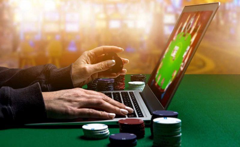 kiem-tien-tu-game-bai-poker-1